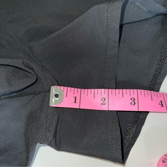 Under Armour Girls Sz 16 Youth XL Black Athletic Shorts Drawstring Pockets Cute! - Picture 4 of 8